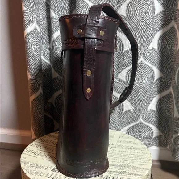 Vintage Tooled Leather Double Wine Bottle Carrying Case - Picture 5 of 16